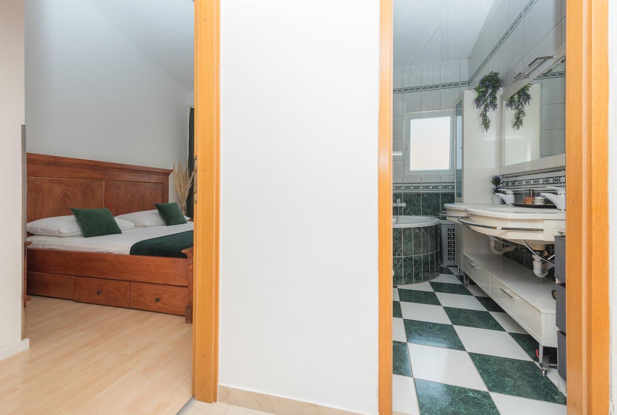 Apartman Filipovic Макарска Екстериор снимка