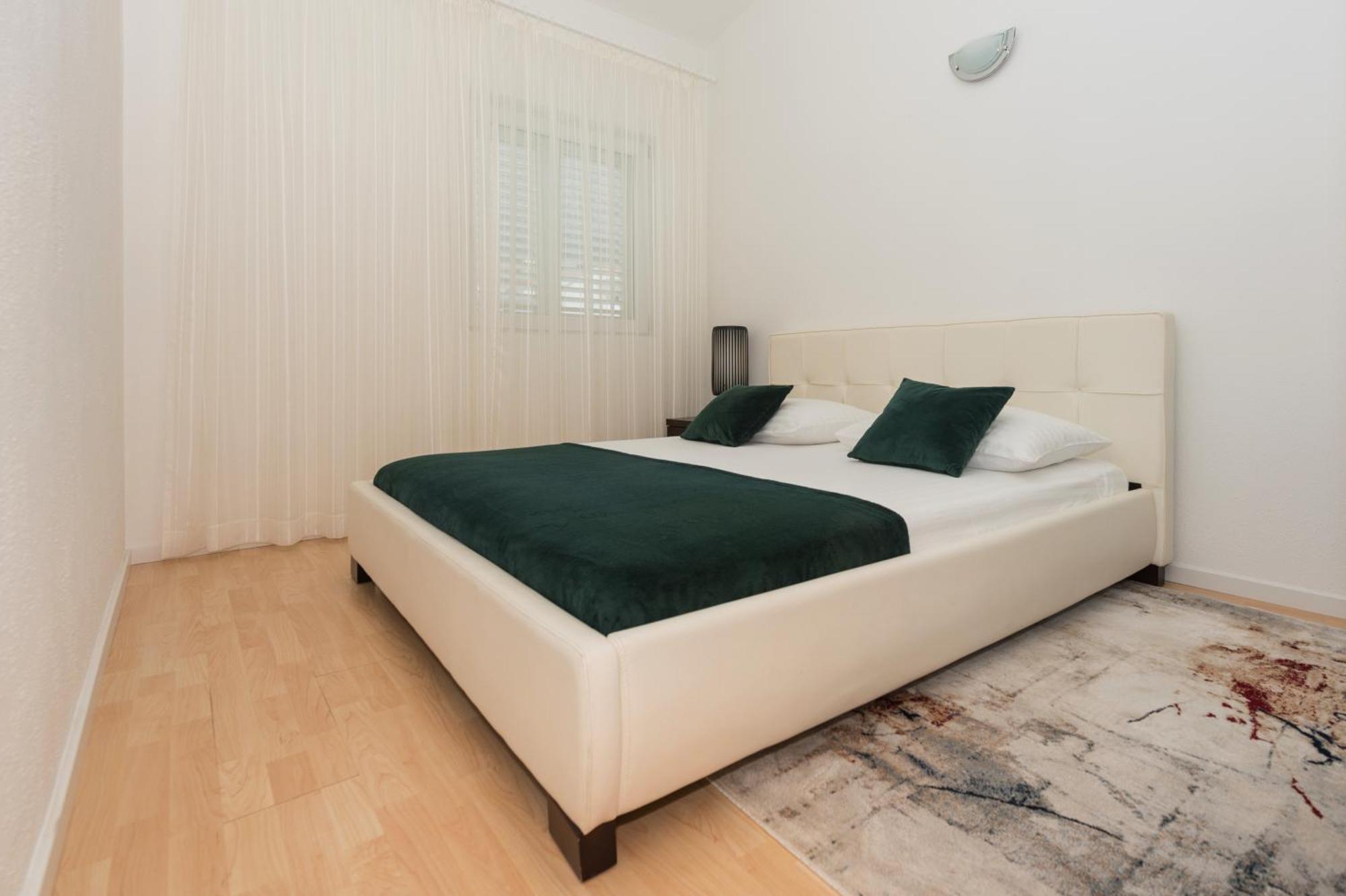 Apartman Filipovic Макарска Екстериор снимка